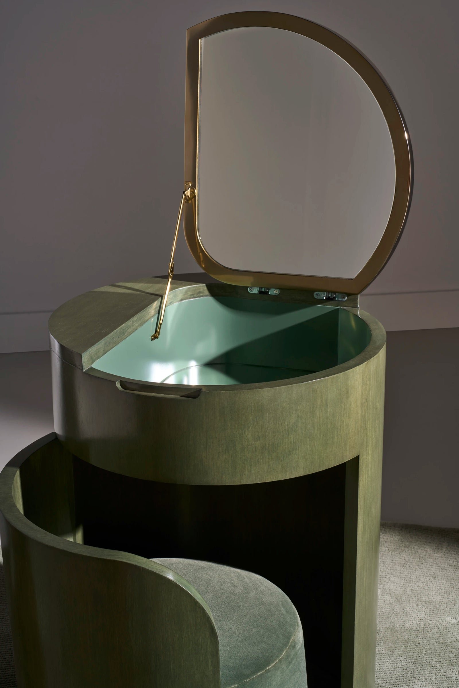 Caracole Absinthe Vanity