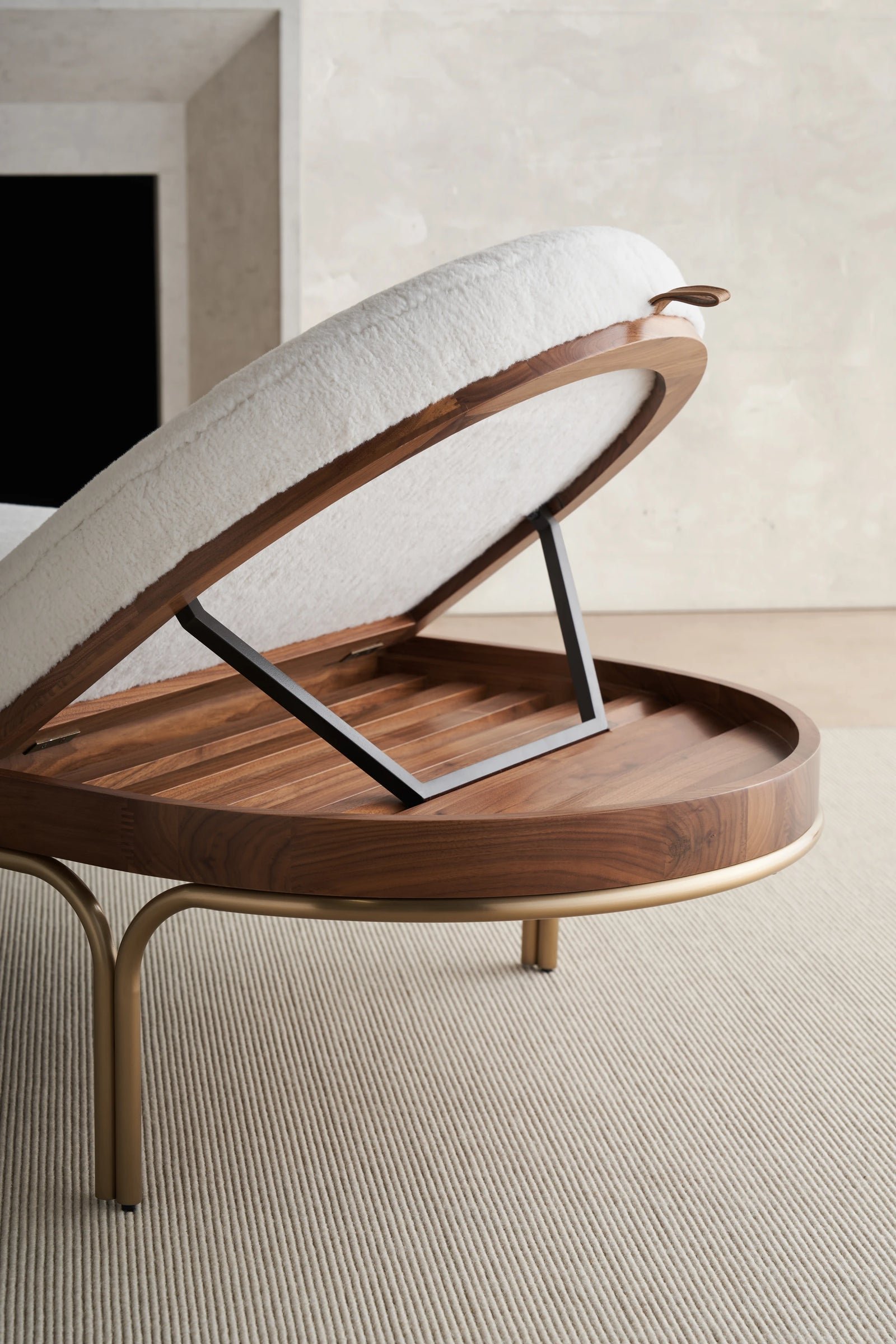 Caracole Rhythm Chaise